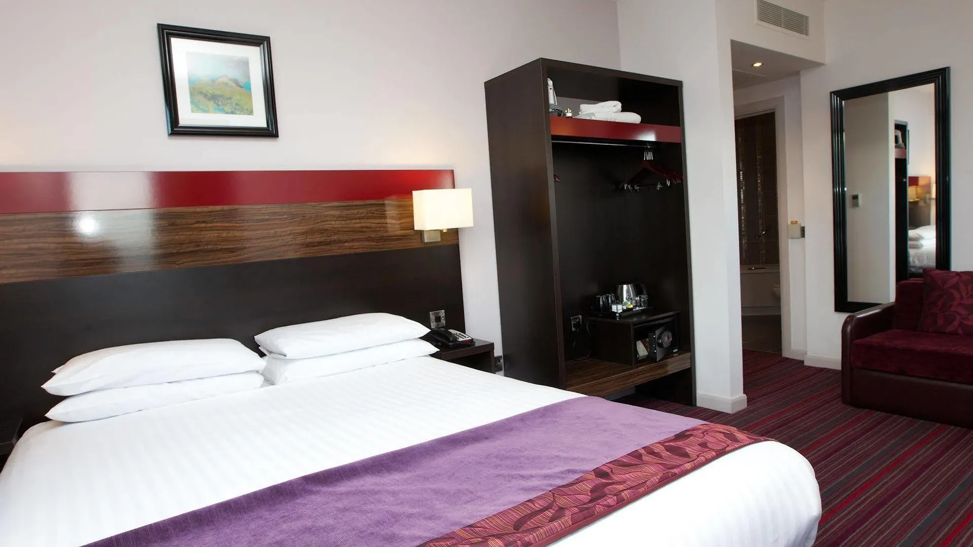 Clayton Hotel Cardiff